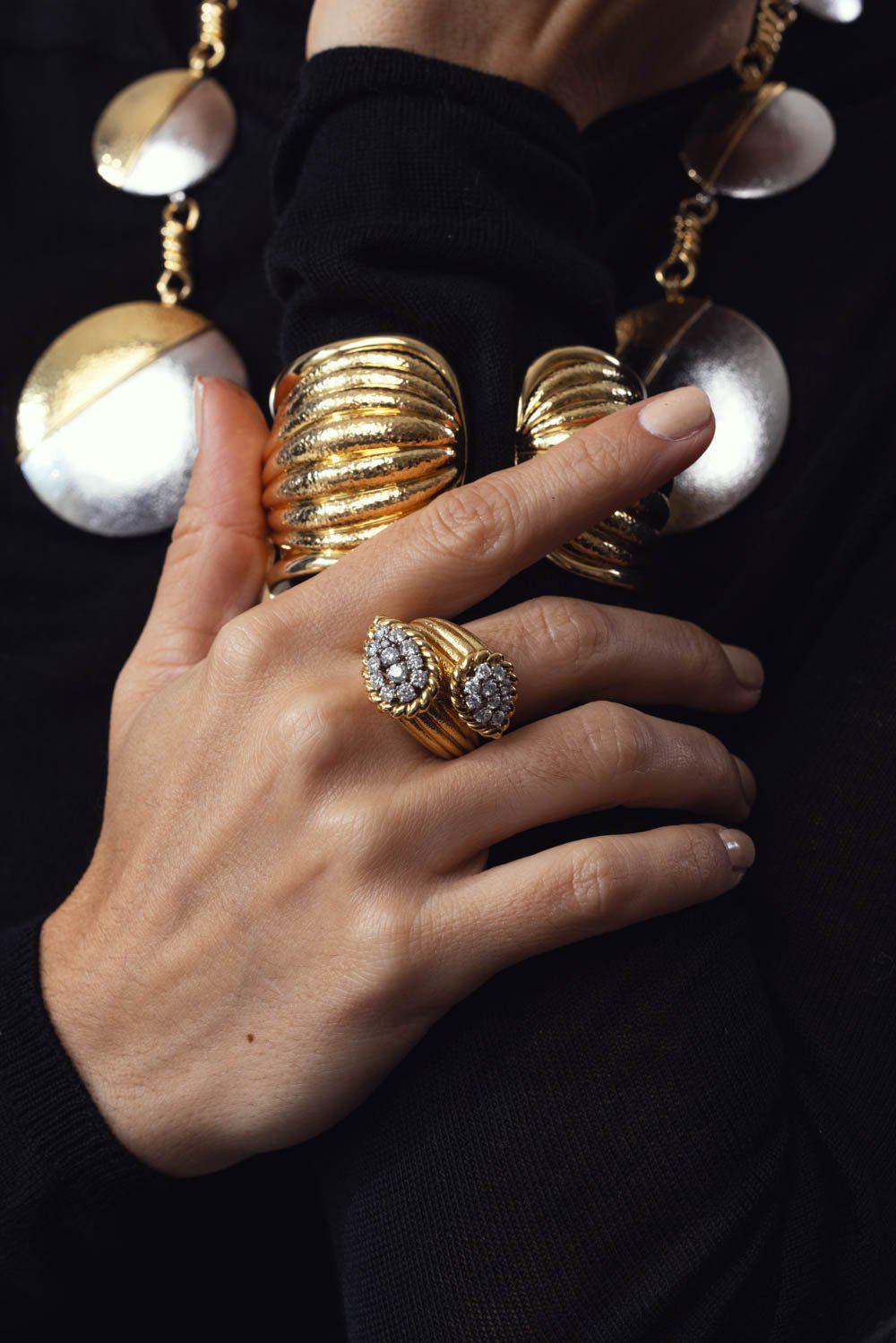 DAVID WEBB-Diamond Cluster Lasso Crossover Ring-YELLOW GOLD