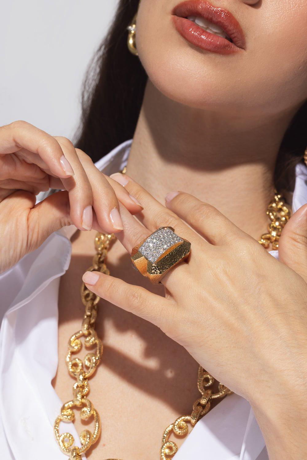 DAVID WEBB-Overpass Ring-YELLOW GOLD