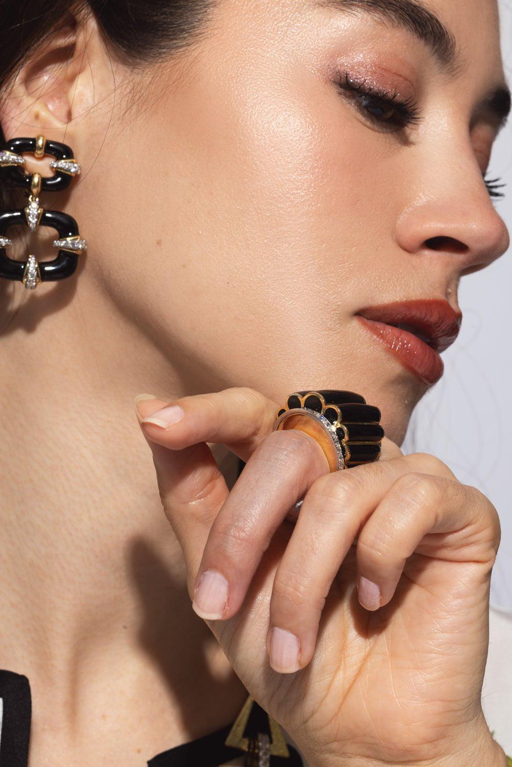 DAVID WEBB-Black Enamel Scallop Ring-YELLOW GOLD