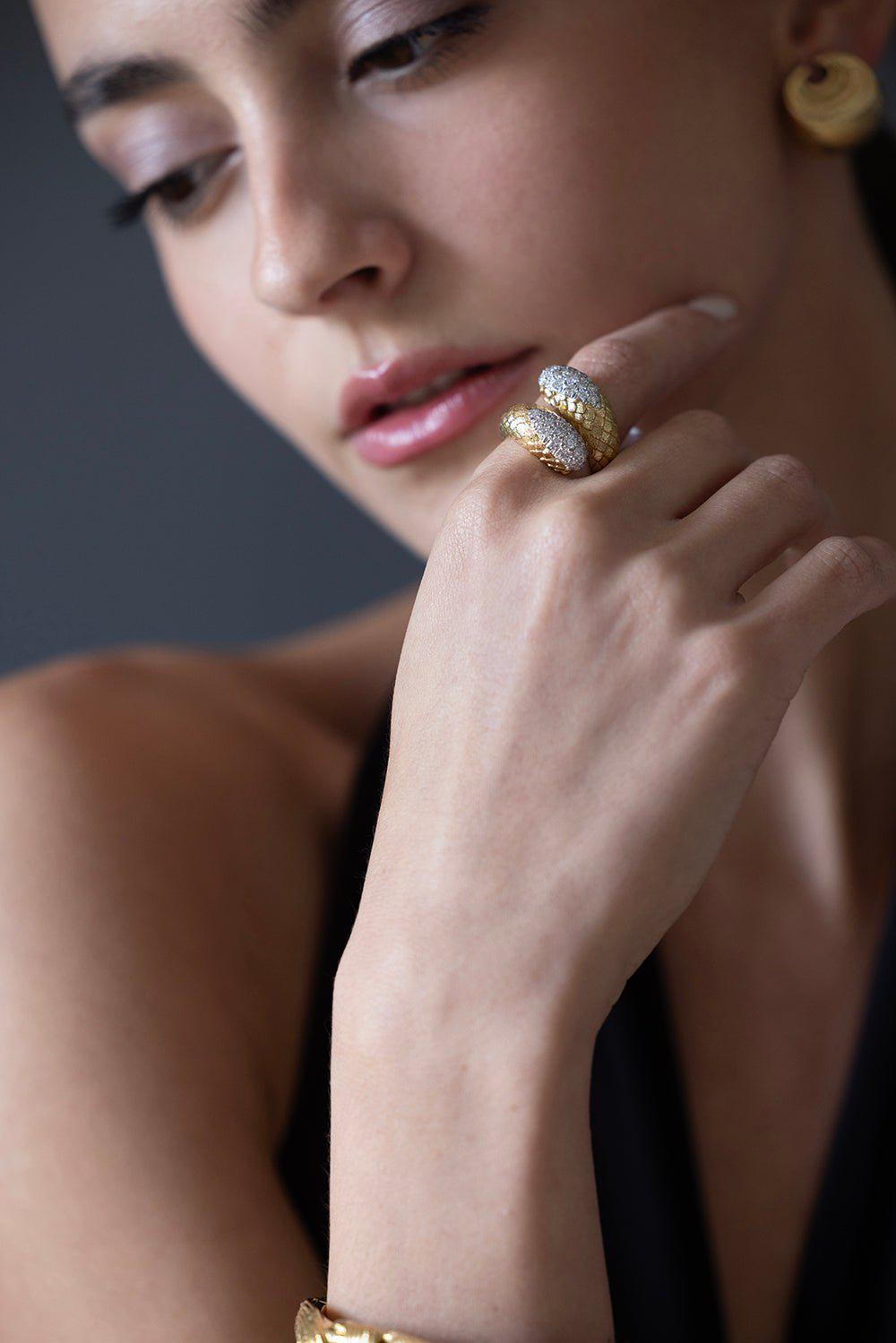 DAVID WEBB-Park Avenue Crossover Ring-YELLOW GOLD 