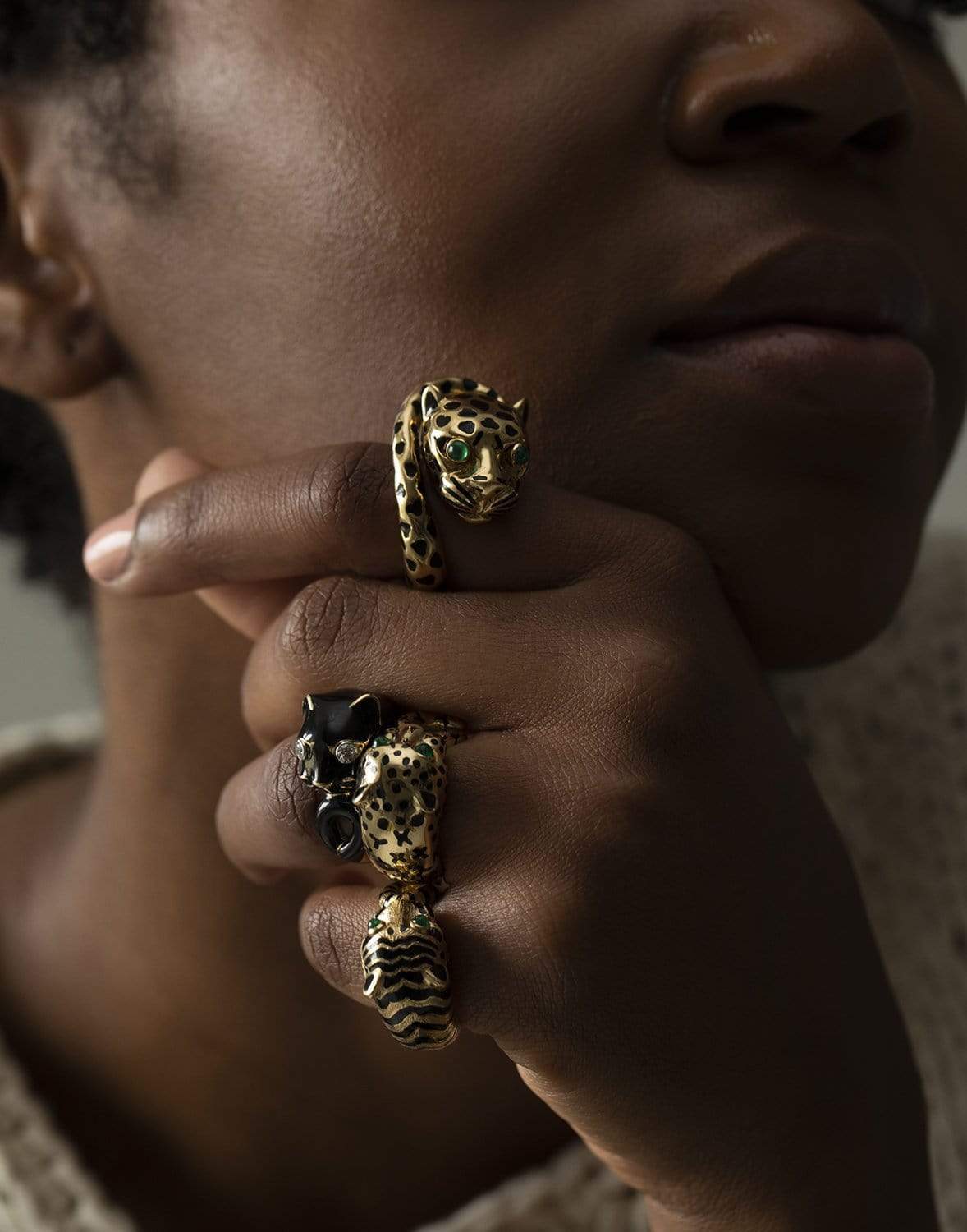 DAVID WEBB-Leopard Emerald Black Enamel Ring-YELLOW GOLD