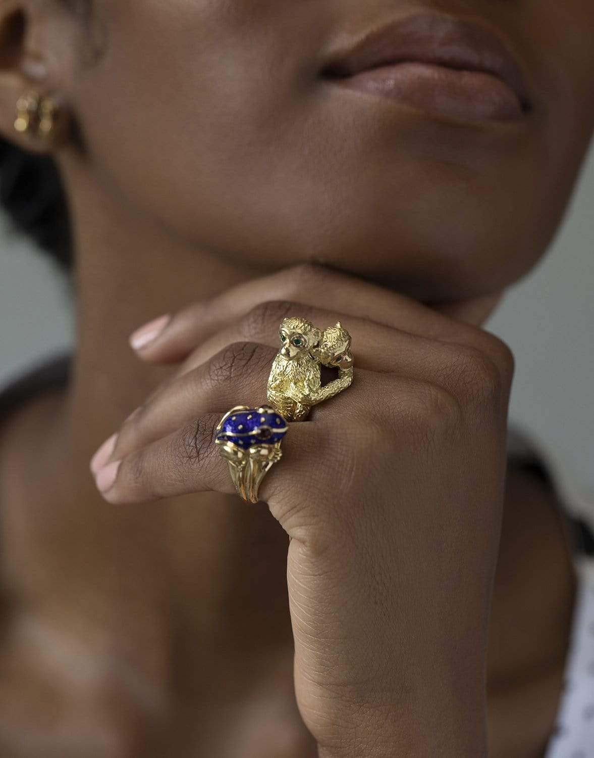 DAVID WEBB-Hugging Monkeys Emerald Ring-YELLOW GOLD