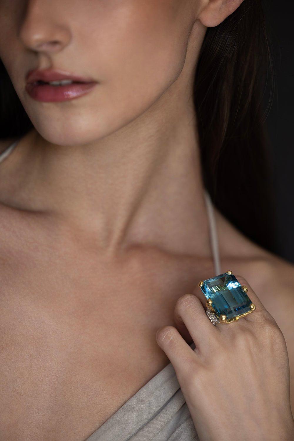 DAVID WEBB-Emerald Cut Aquamarine Ring-YELLOW GOLD