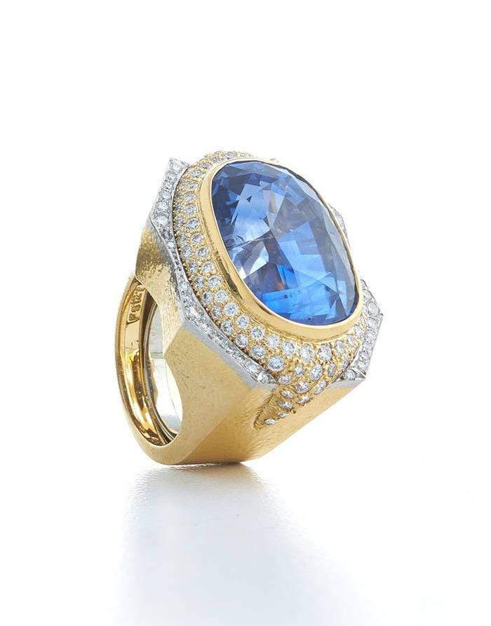 DAVID WEBB-Oval Sapphire Ring-YELLOW GOLD