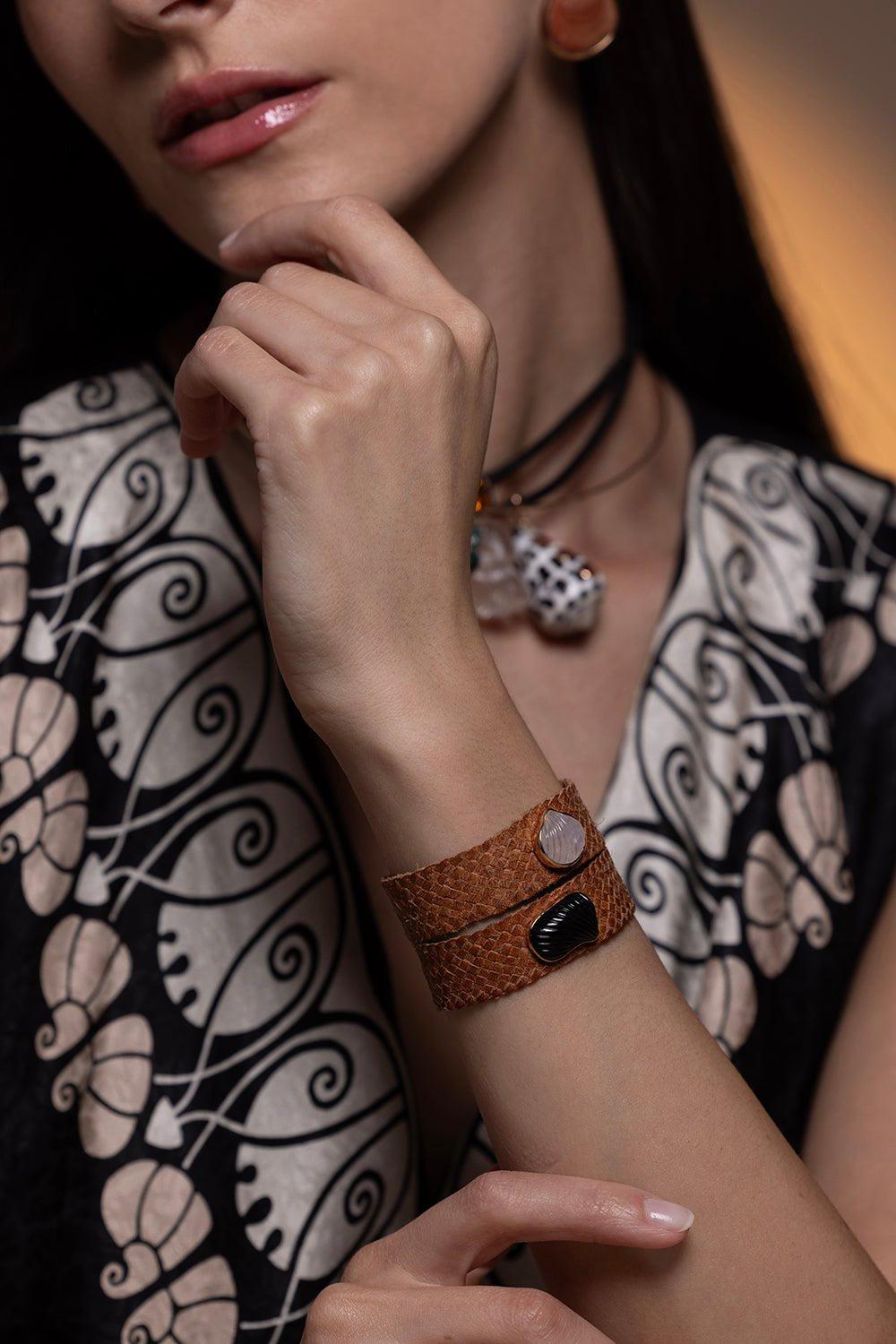 DEZSO BY SARA BELTRAN-Carved Onyx Barbatia Leather Bracelet-ROSE GOLD