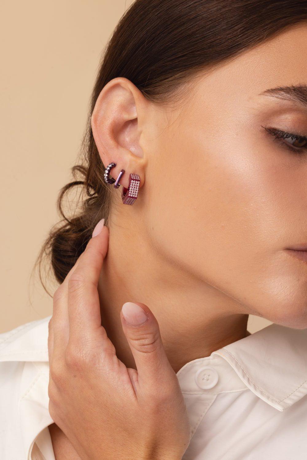 EÉRA-Mini Purple EÉRA Square Huggie-WHITE GOLD