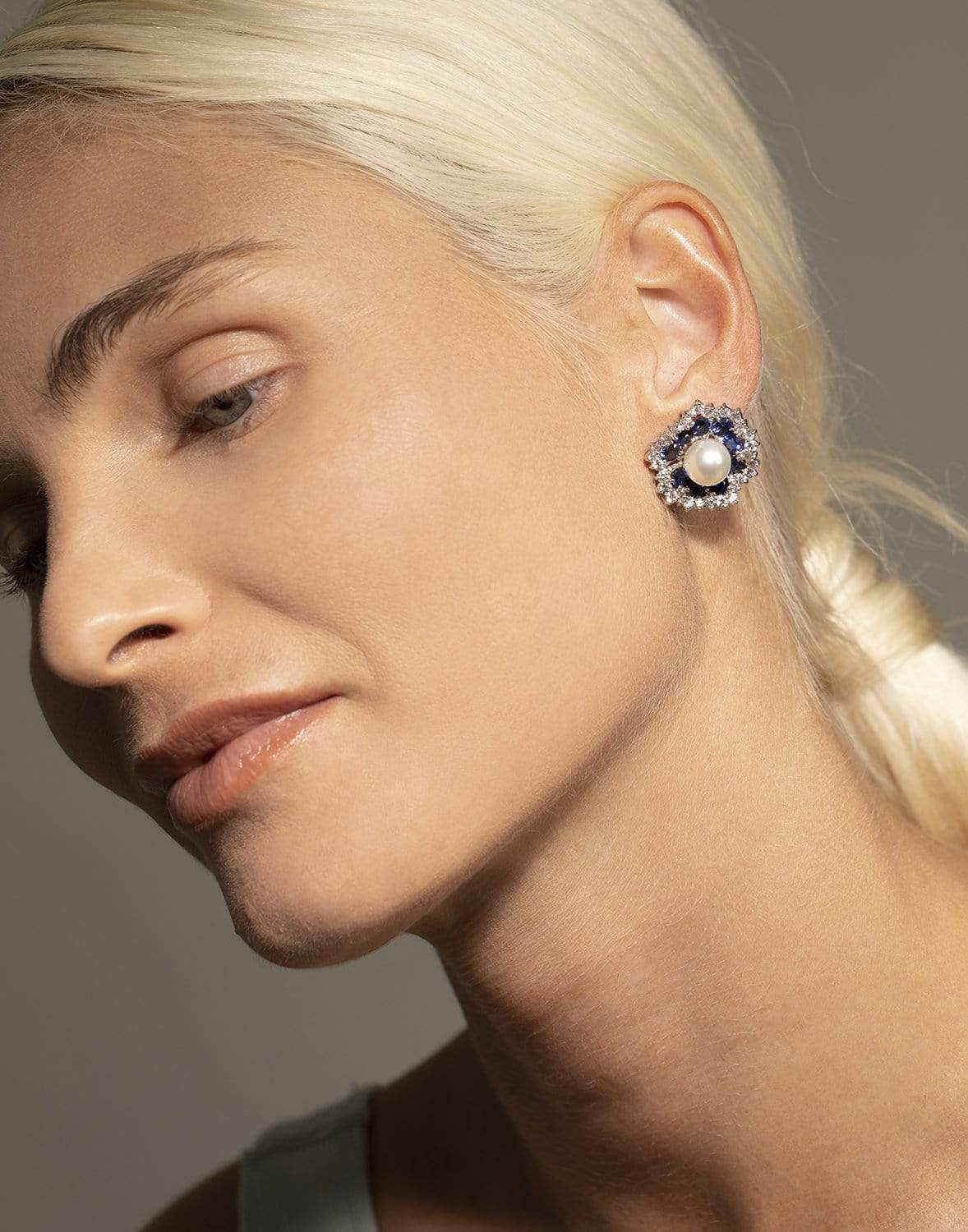 FANTASIA by DESERIO-9mm Pearl Center Earrings-SILVER