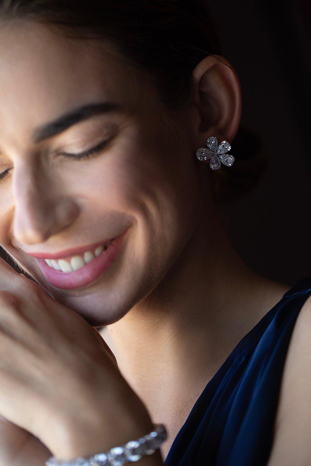 FANTASIA by DESERIO-Flower Cluster Earrings-WHITE