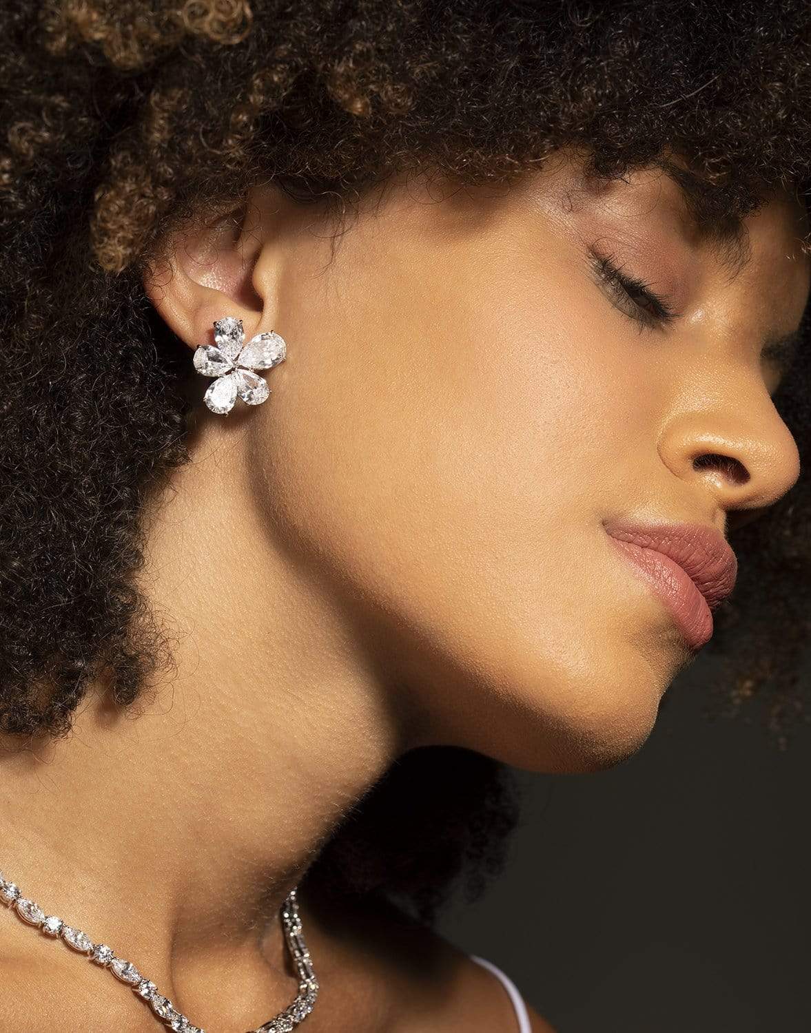 FANTASIA by DESERIO-Flower Cluster Earrings-WHITE