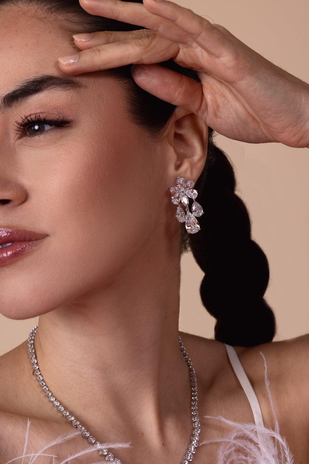 FANTASIA by DESERIO-Flower Waterfall CZ Earring-WHITE