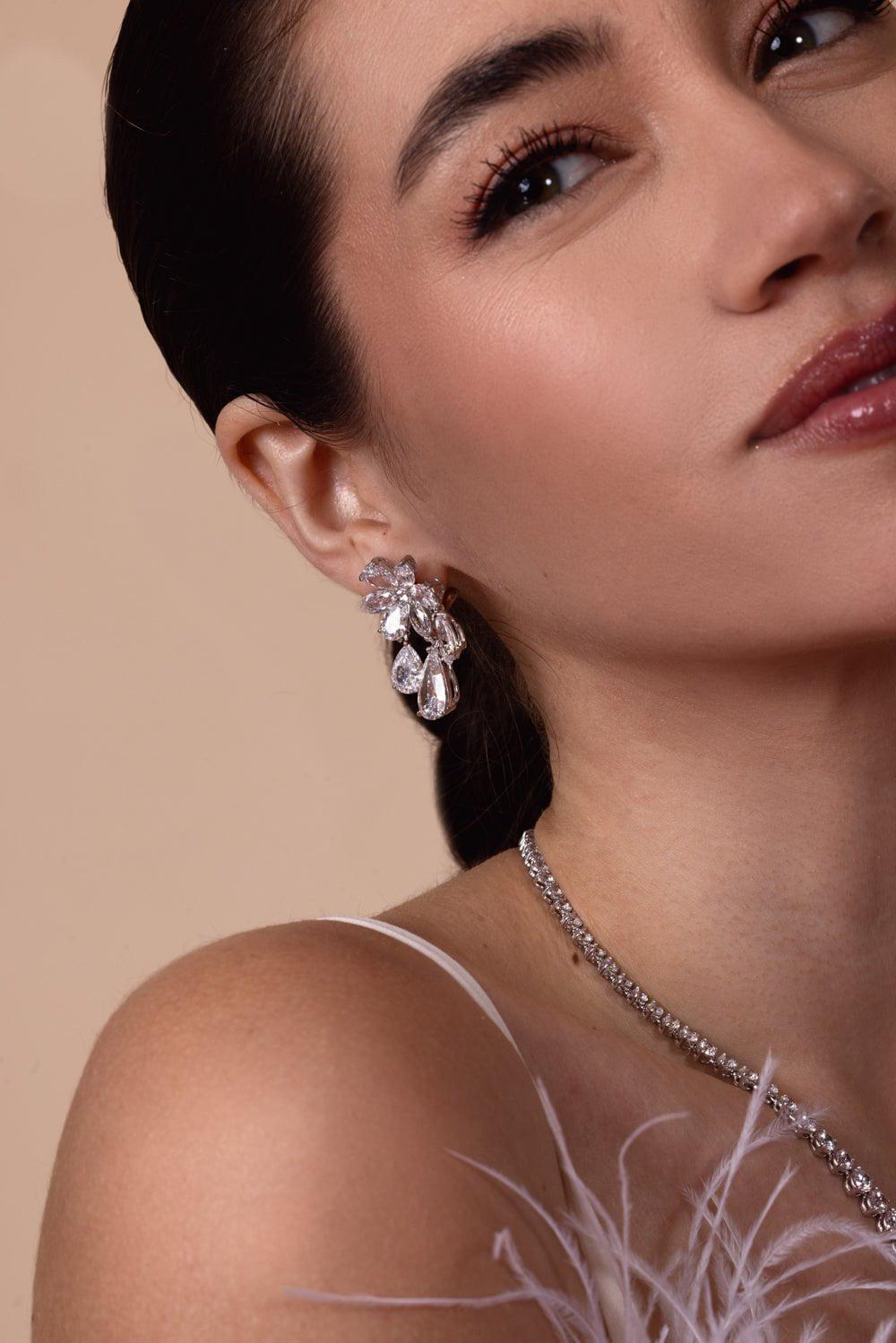 FANTASIA by DESERIO-Flower Waterfall CZ Earring-WHITE