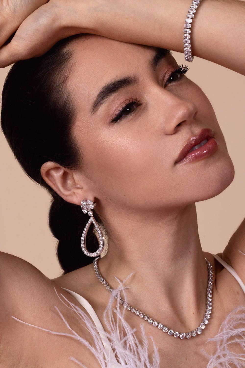 FANTASIA by DESERIO-Open Pear Cluster Earring-WHITE