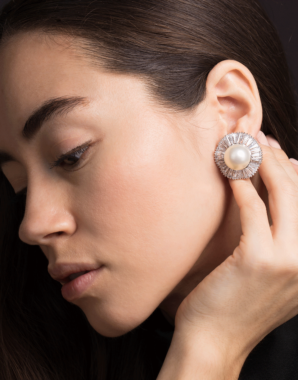 FANTASIA by DESERIO-Pearl Center Stud Earrings-WVPRL/CZ