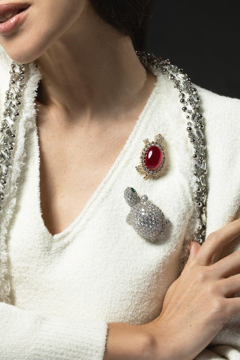 FANTASIA by DESERIO-Green Eyed Turtle Brooch-WHITE GOLD