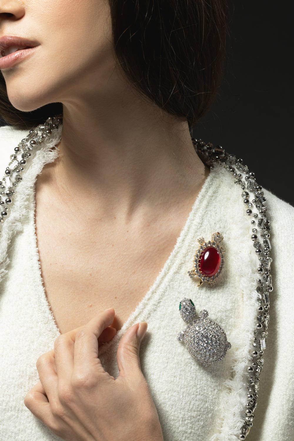 FANTASIA by DESERIO-Green Eyed Turtle Brooch-WHITE GOLD