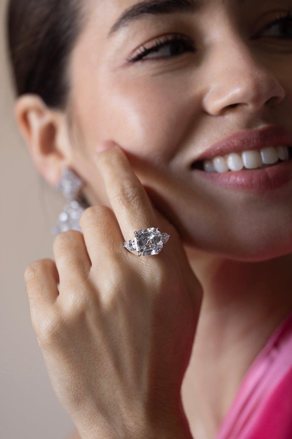 FANTASIA by DESERIO-Tri Side Square Ring-WHITE