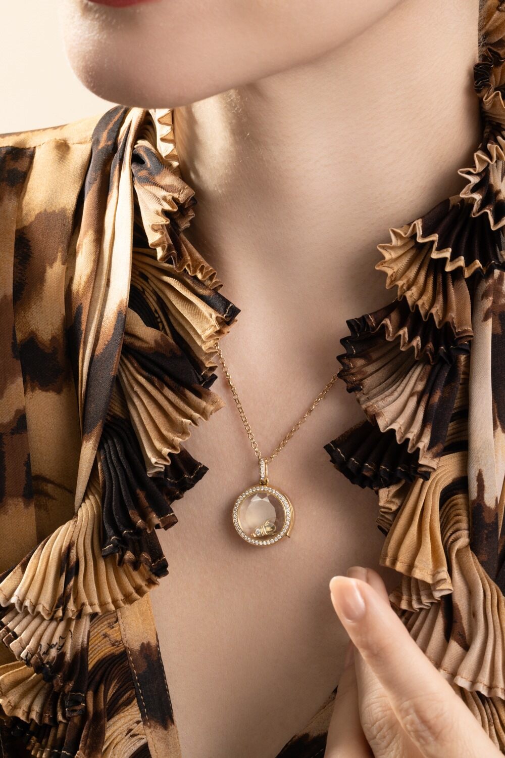 Helios Round Diamond Locket Necklace-YELLOW GOLD-16-JEWELRYFINE JEWELNECKLACE O-LOQUET