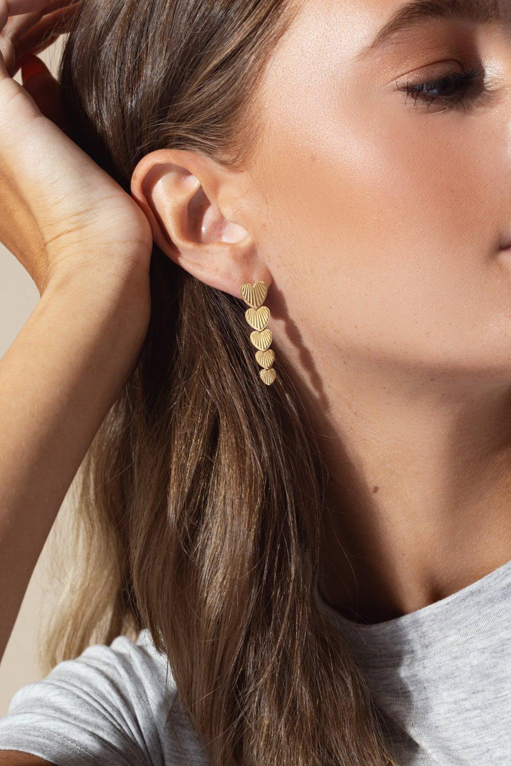 FOUNDRAE-True Love - Graduated Heart Token Earring-YELLOW GOLD