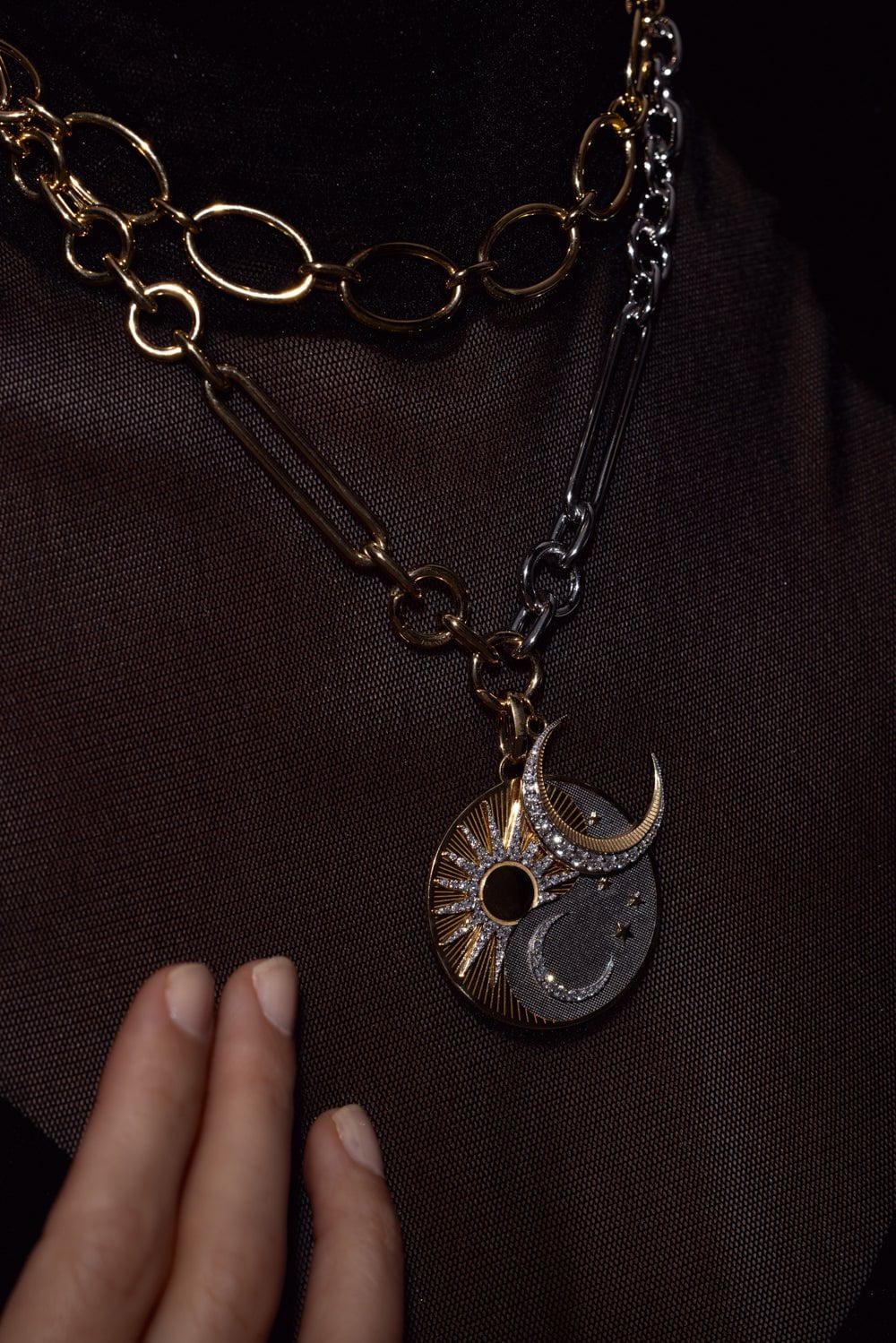 FOUNDRAE-Exuberant Mixed Gold Medallion - Balance-YELLOW GOLD
