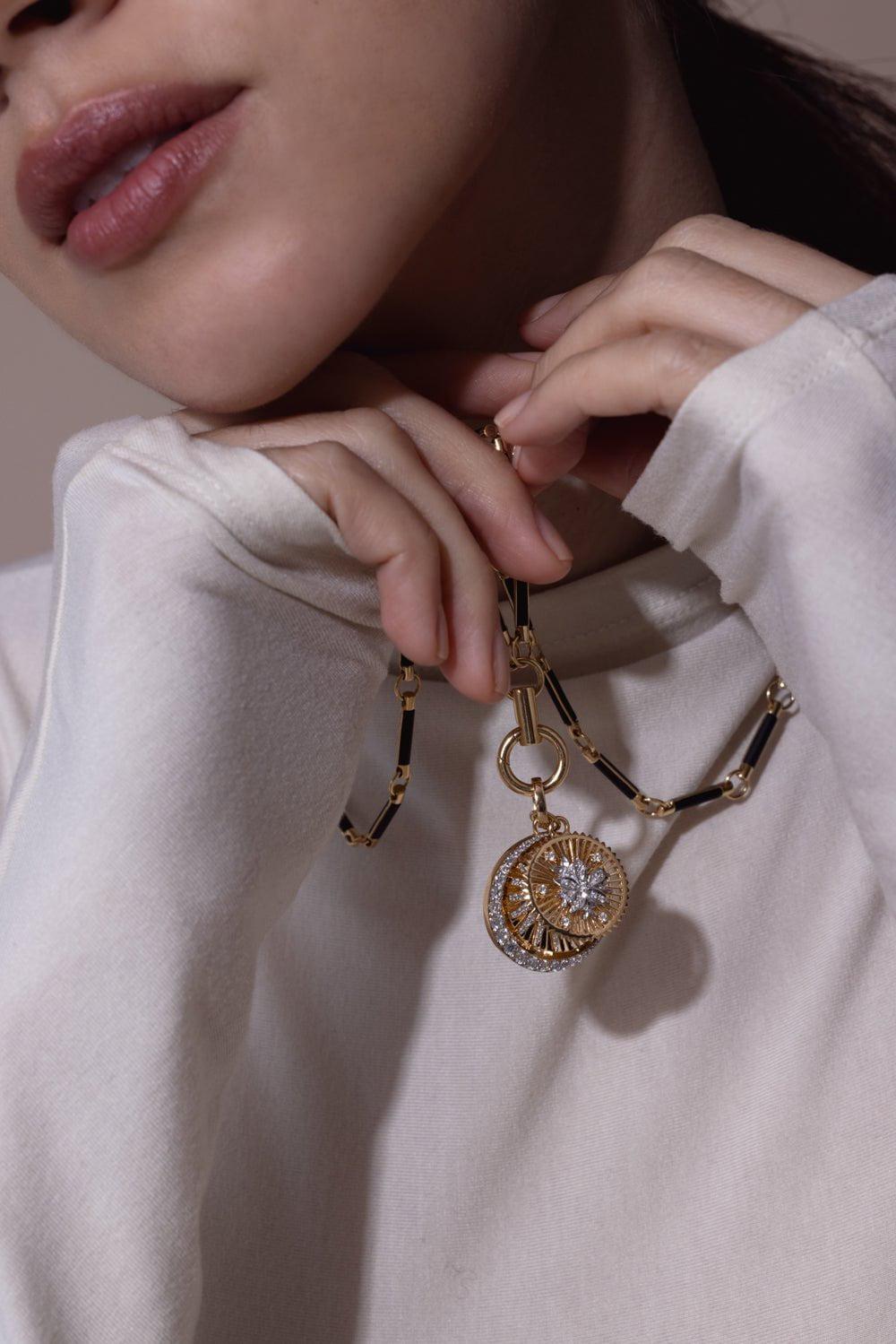 FOUNDRAE-Resilience Medium Medallion-YELLOW GOLD