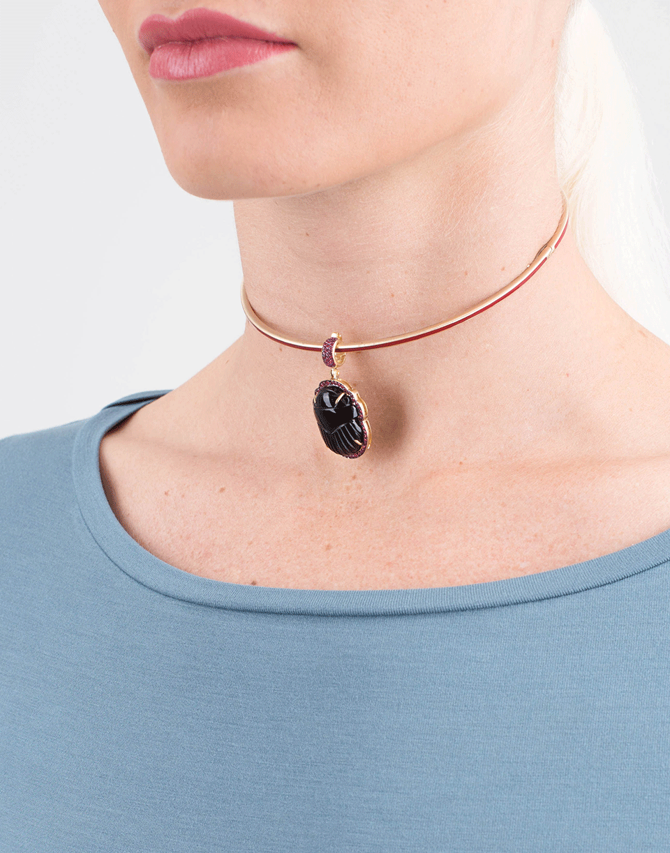 GEMFIELDS X MUSE-Black Onyx Scarab Pendant-YELLOW GOLD