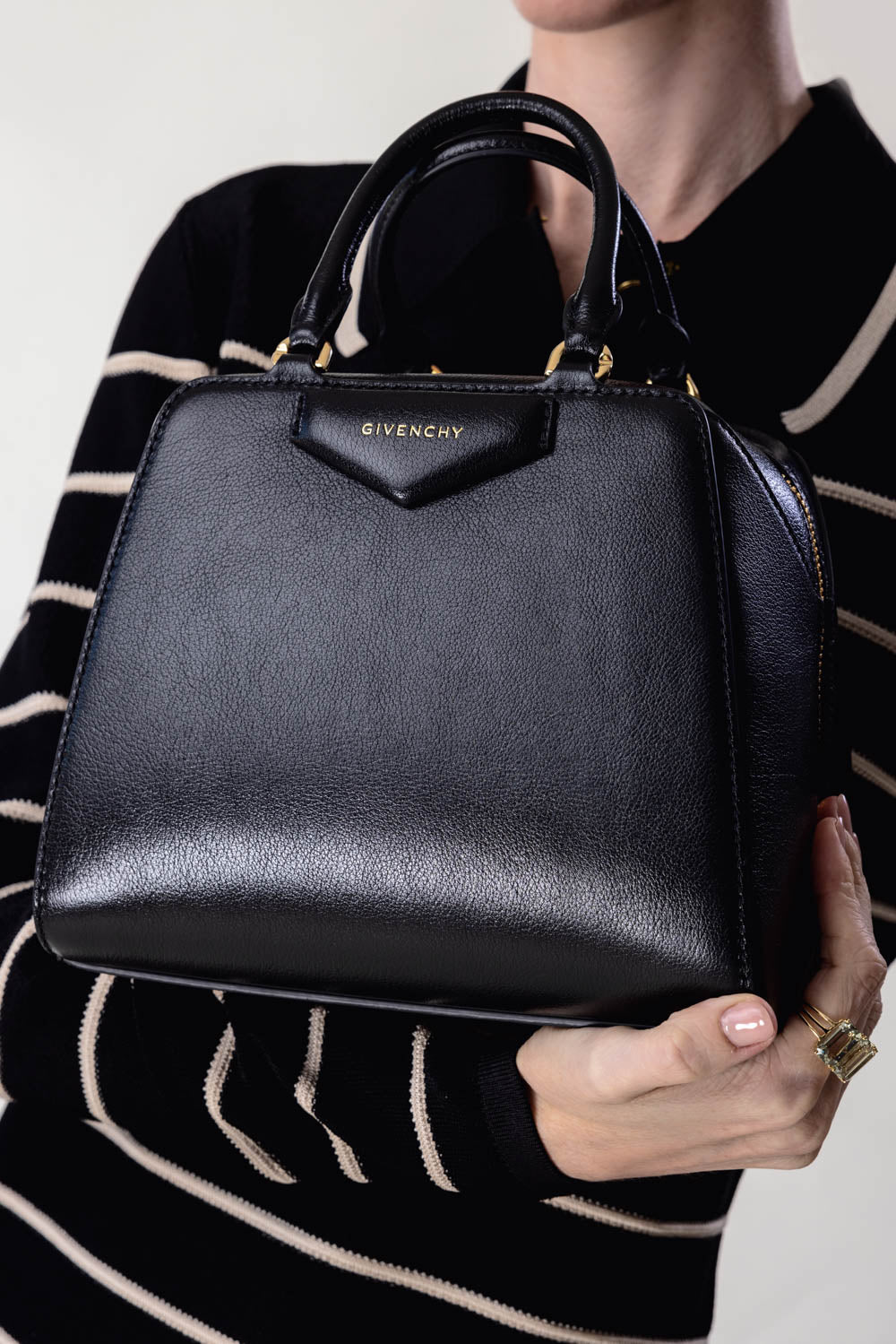 GIVENCHY-Antigona Cube Mini Bag-BLACK