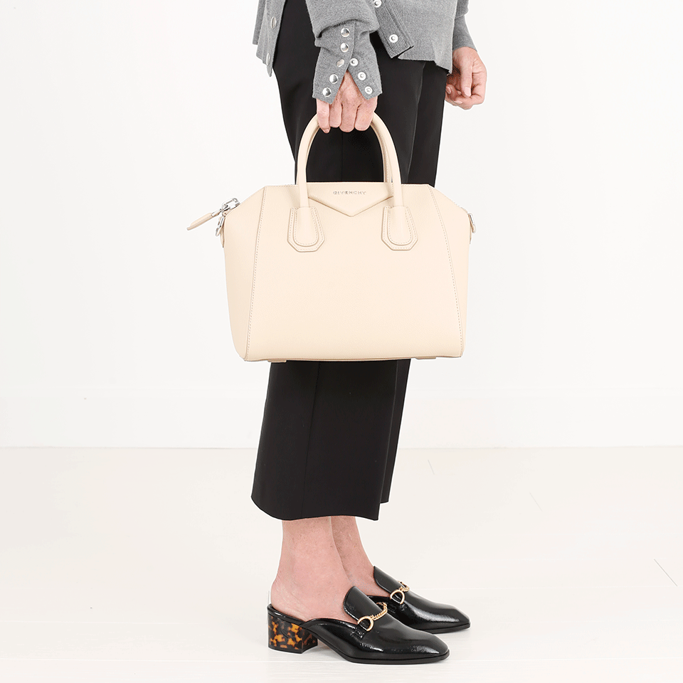 GIVENCHY-Small Antigona Bag-SKIN