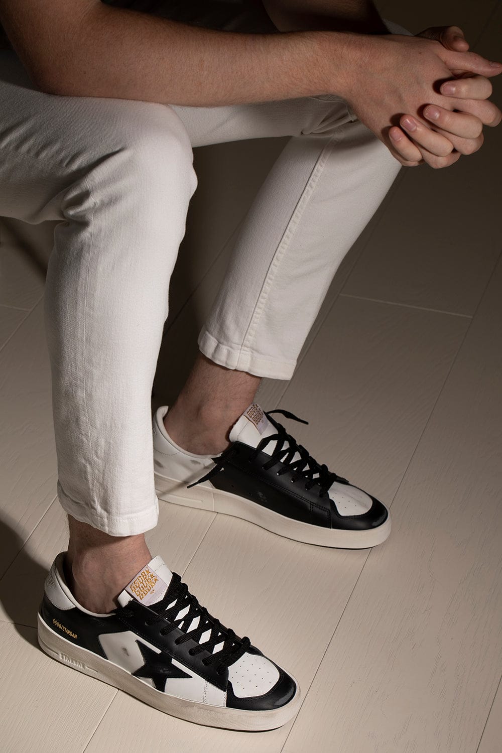 GOLDEN GOOSE-Men's Black and White Leather Stardan Sneaker-