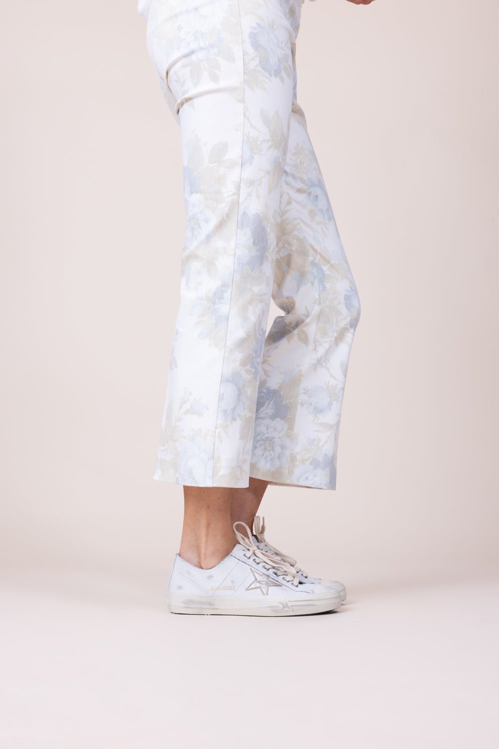 GOLDEN GOOSE-V-Star Sneaker - White Gold-
