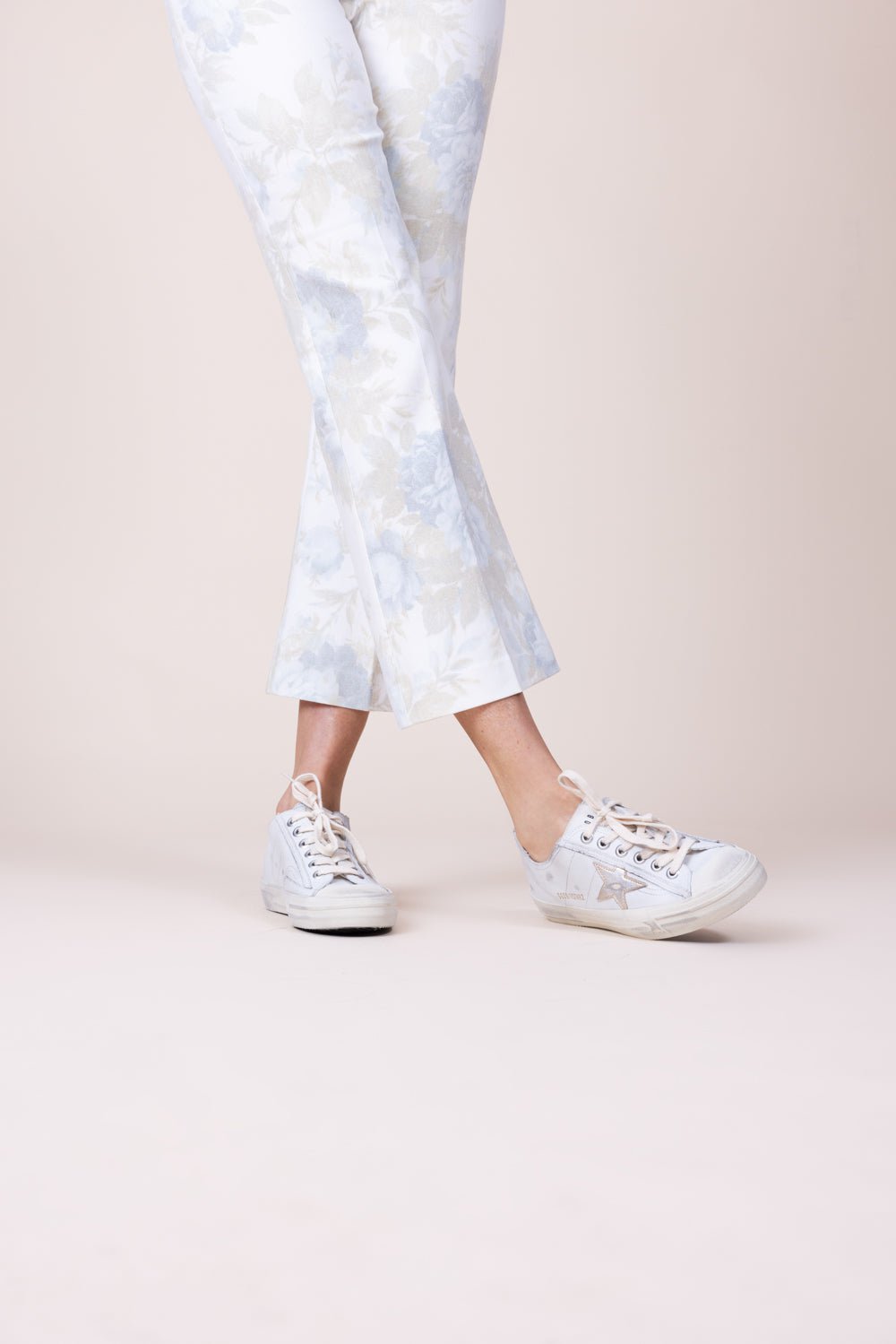 GOLDEN GOOSE-V-Star Sneaker - White Gold-