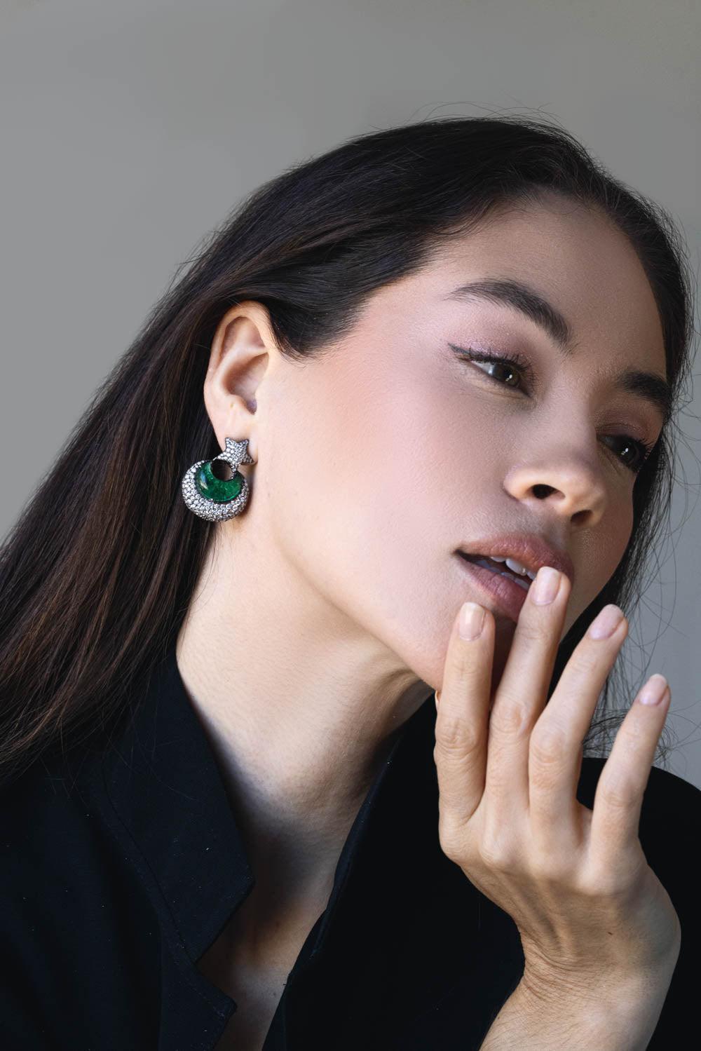 GOSHWARA-G-One Emerald Diamond Half Moon Earrings-WHITE GOLD