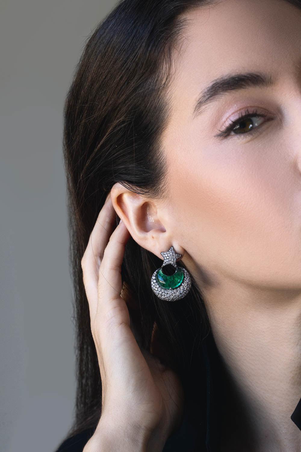 GOSHWARA-G-One Emerald Diamond Half Moon Earrings-WHITE GOLD
