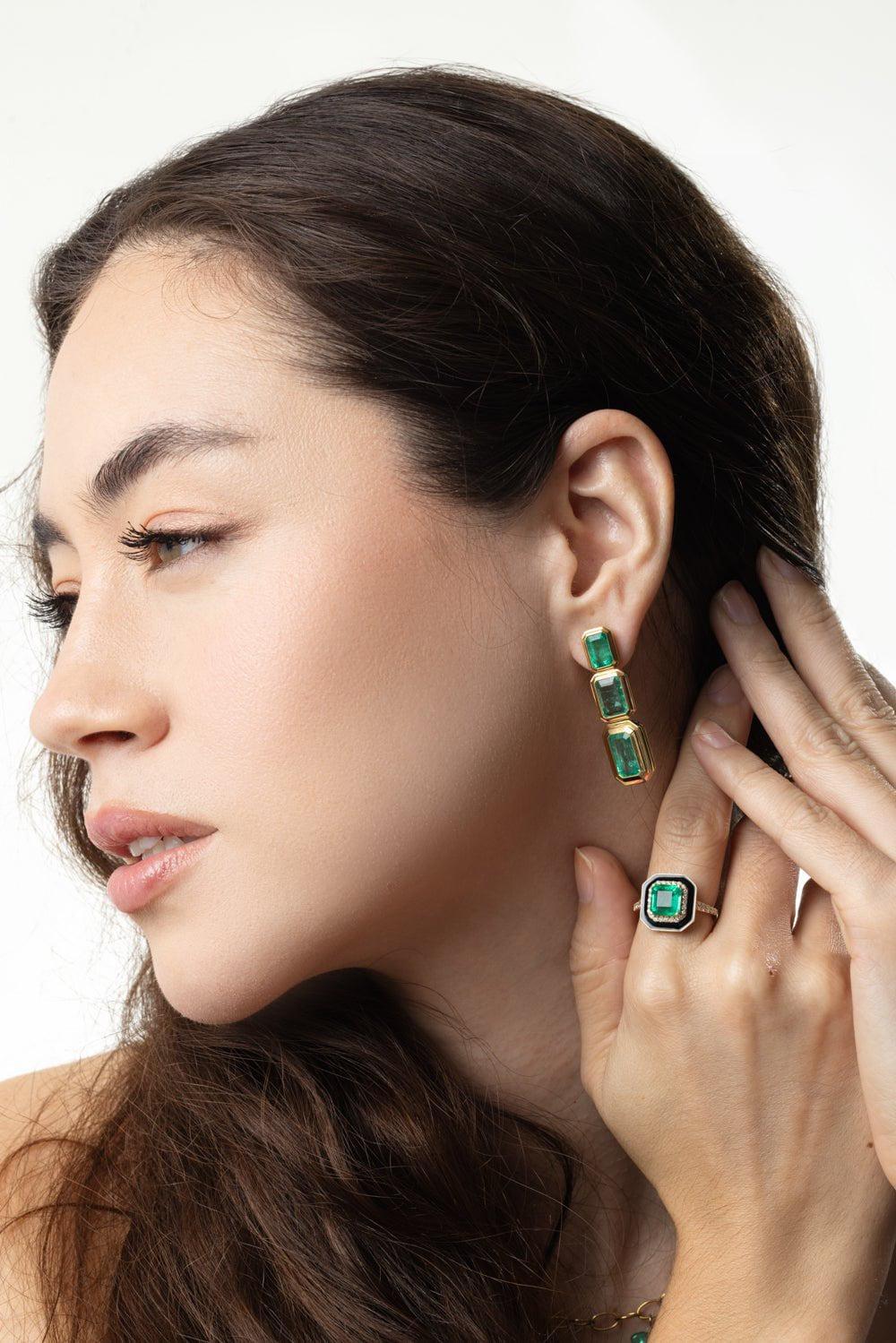GOSHWARA-G-One Three Tier Emerald Earrings-YELLOW GOLD