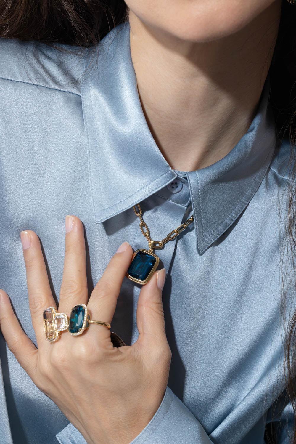 GOSHWARA-Manhattan London Blue Topaz Pendant Necklace-YELLOW GOLD