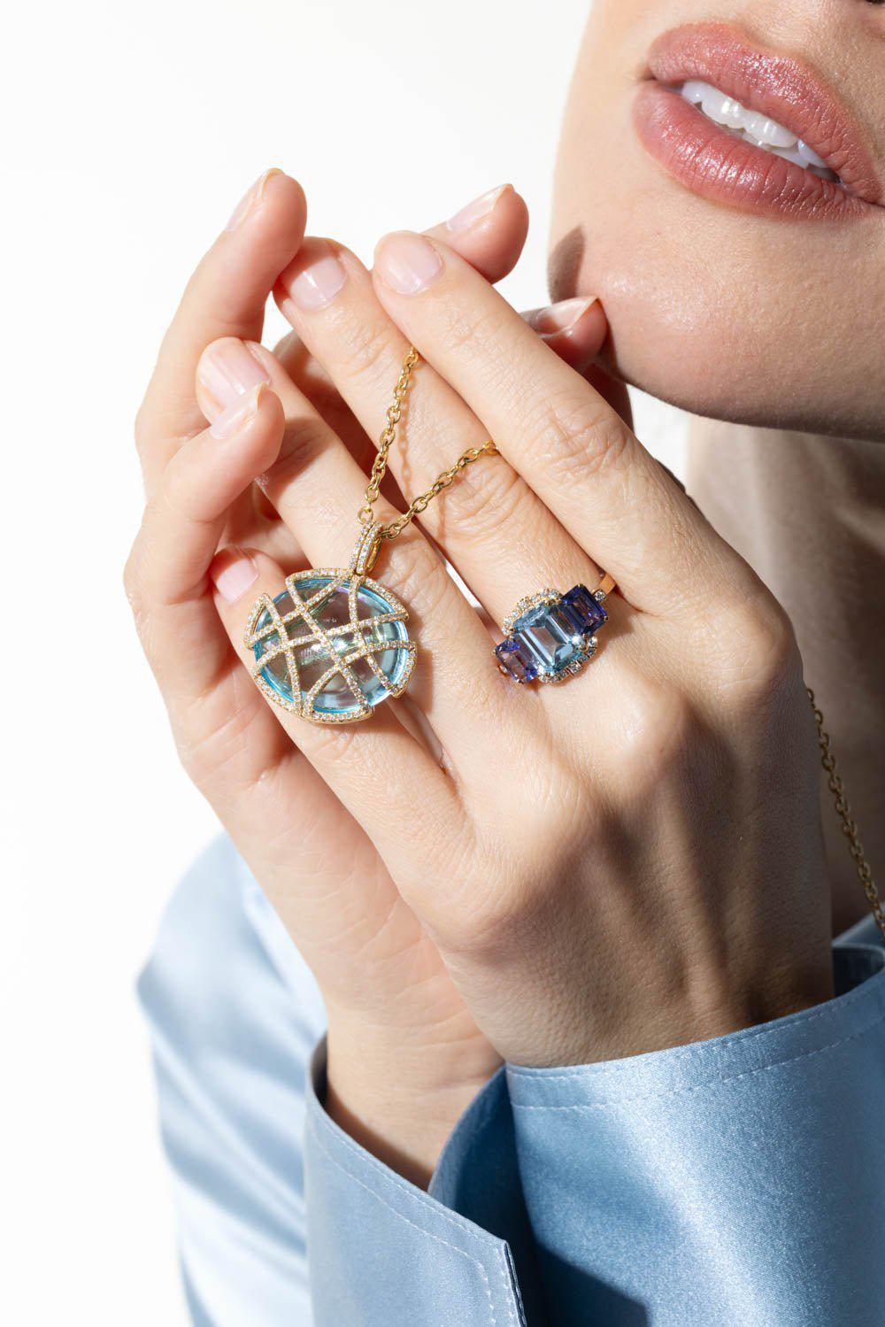 GOSHWARA-Blue Topaz Oval Disc-