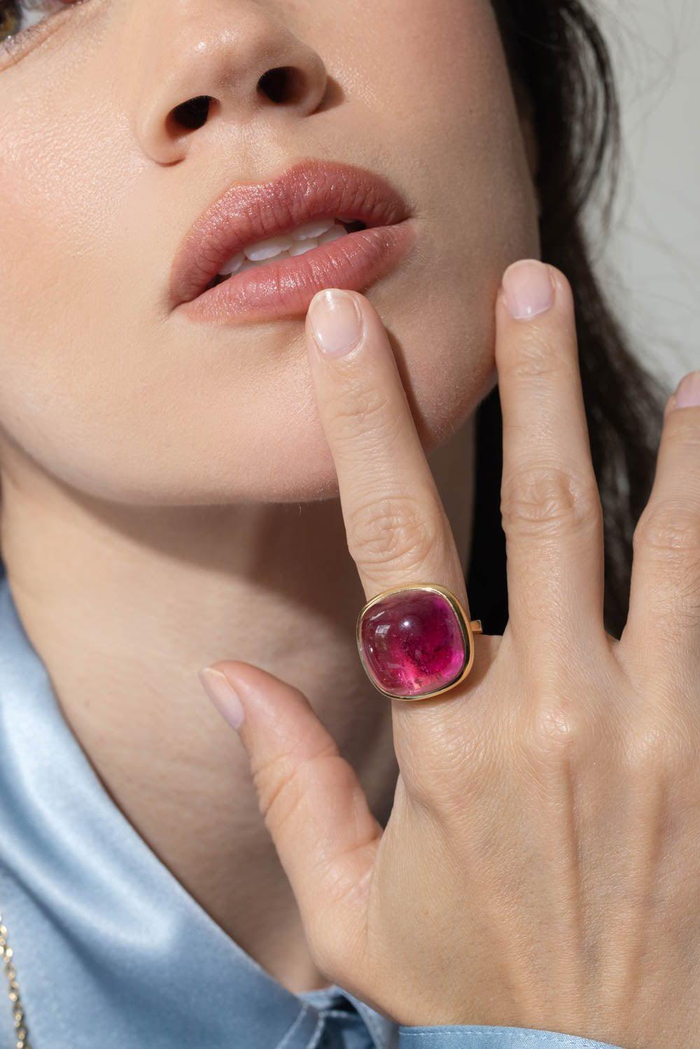 GOSHWARA-G-One Rubelite Sugar loaf Ring-YELLOW GOLD