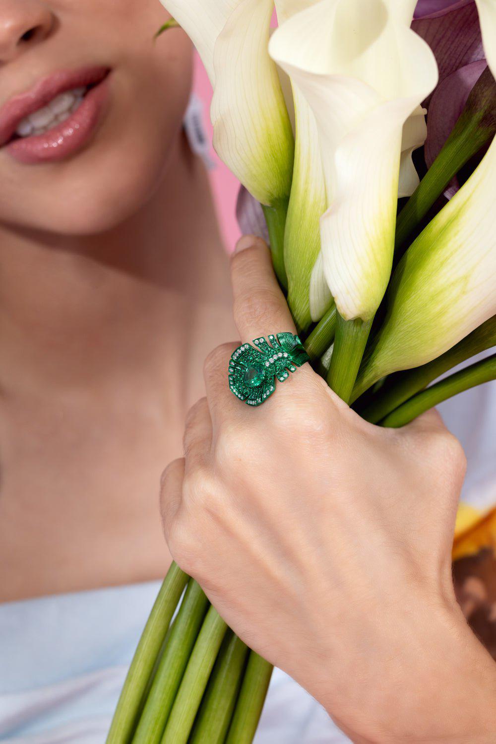 GRAZIELA-Emerald Folha Ring-YELLOW GOLD