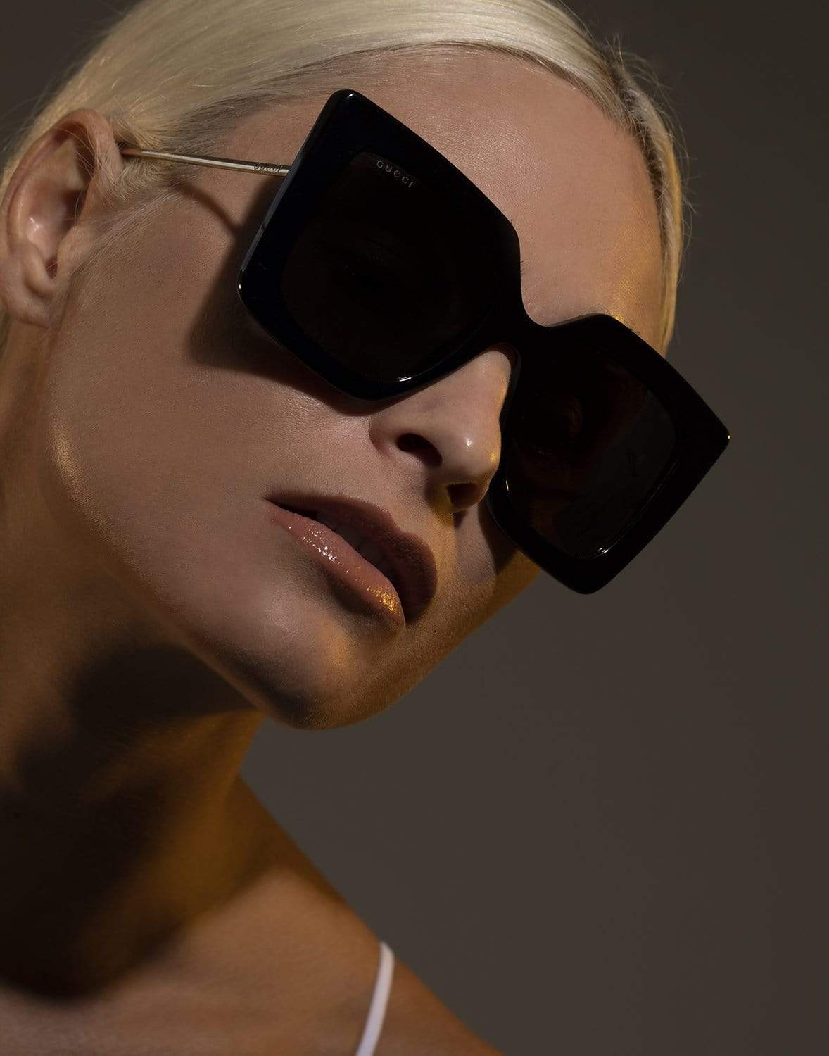 GUCCI-Black Square Sunglasses - GG0435S-BLK/GLD