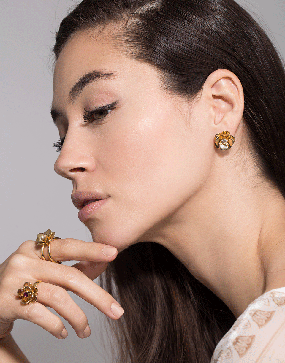 GUITA M-Diamond Flower Studs-YELLOW GOLD