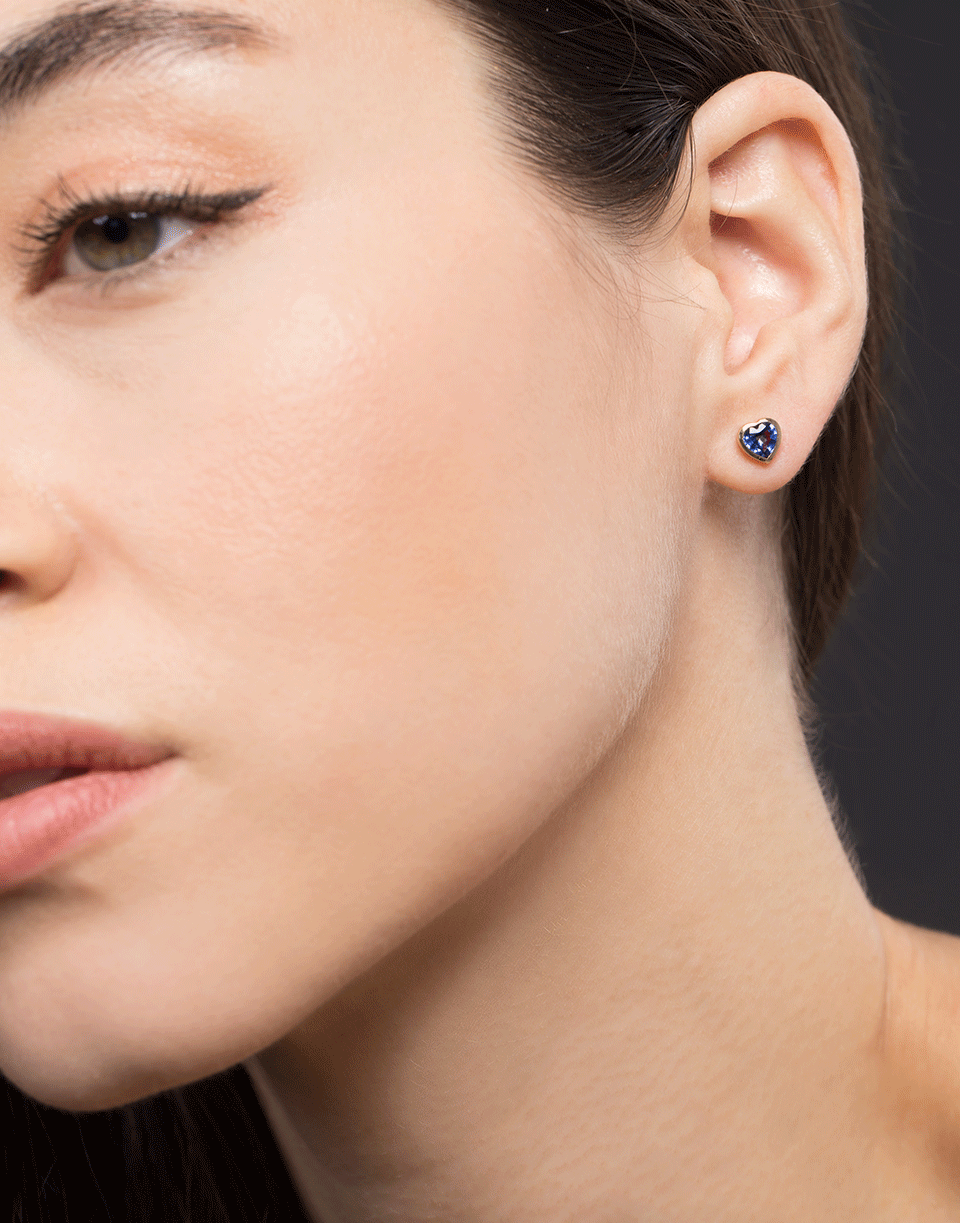 GUITA M-Green Sapphire Heart Studs-YELLOW GOLD