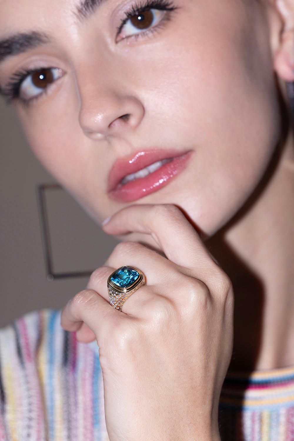 HARWELL GODFREY-Blue Zircon Stardust Ring-YELLOW GOLD