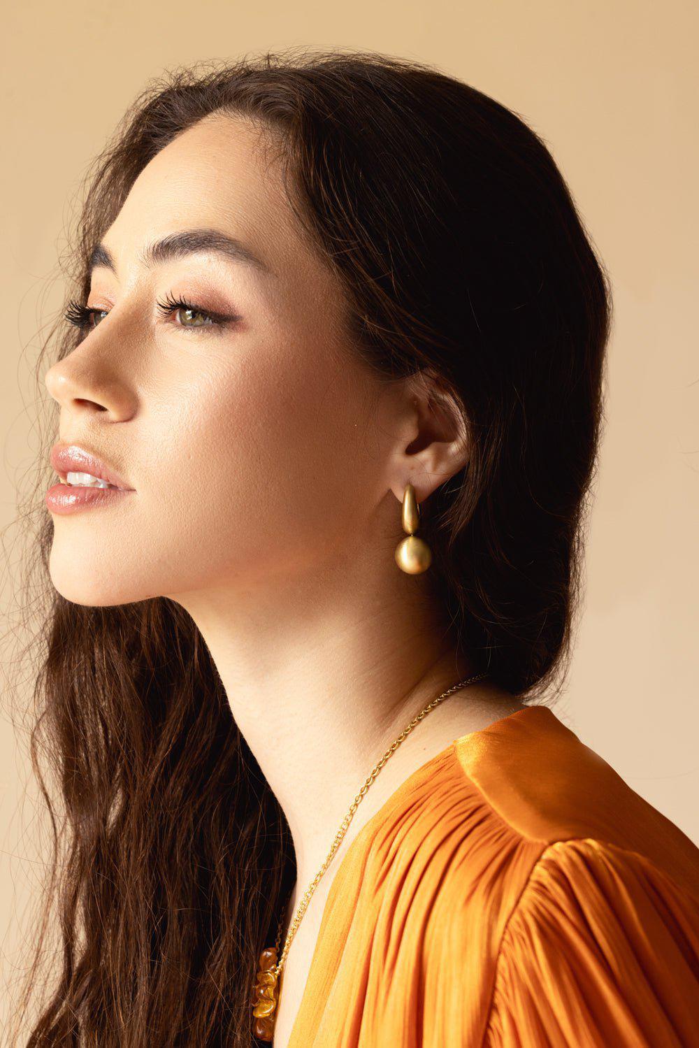 IRENE NEUWIRTH JEWELRY-Gumball Puffy Sphere Huggie Earrings-YELLOW GOLD