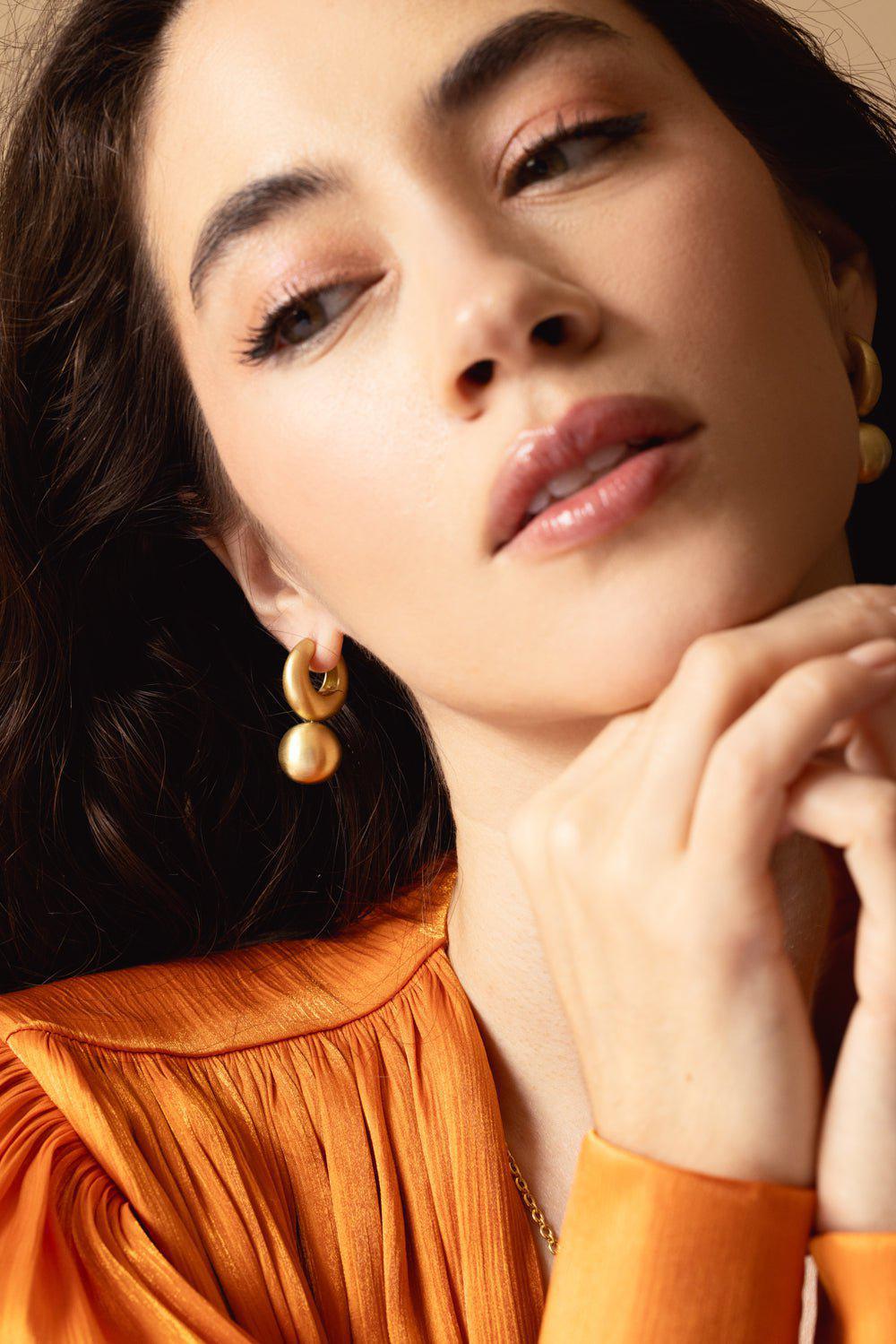 IRENE NEUWIRTH JEWELRY-Gumball Puffy Sphere Huggie Earrings-YELLOW GOLD