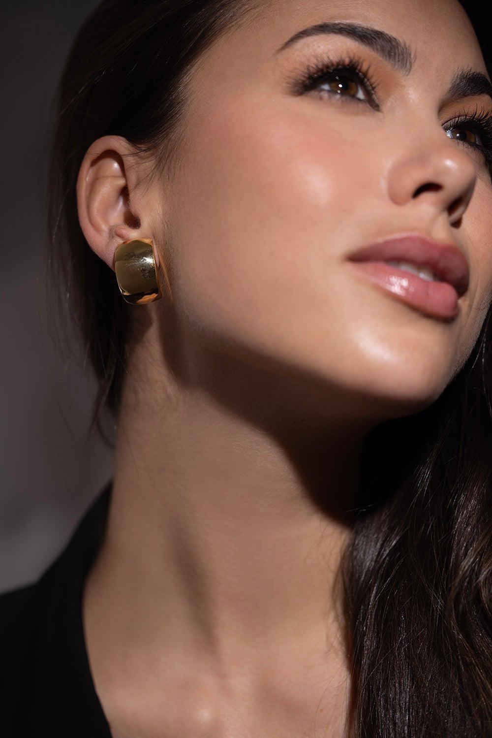 ISABELLE FA-Tonneau 25 Ear Clip - Yellow Gold-YELLOW GOLD