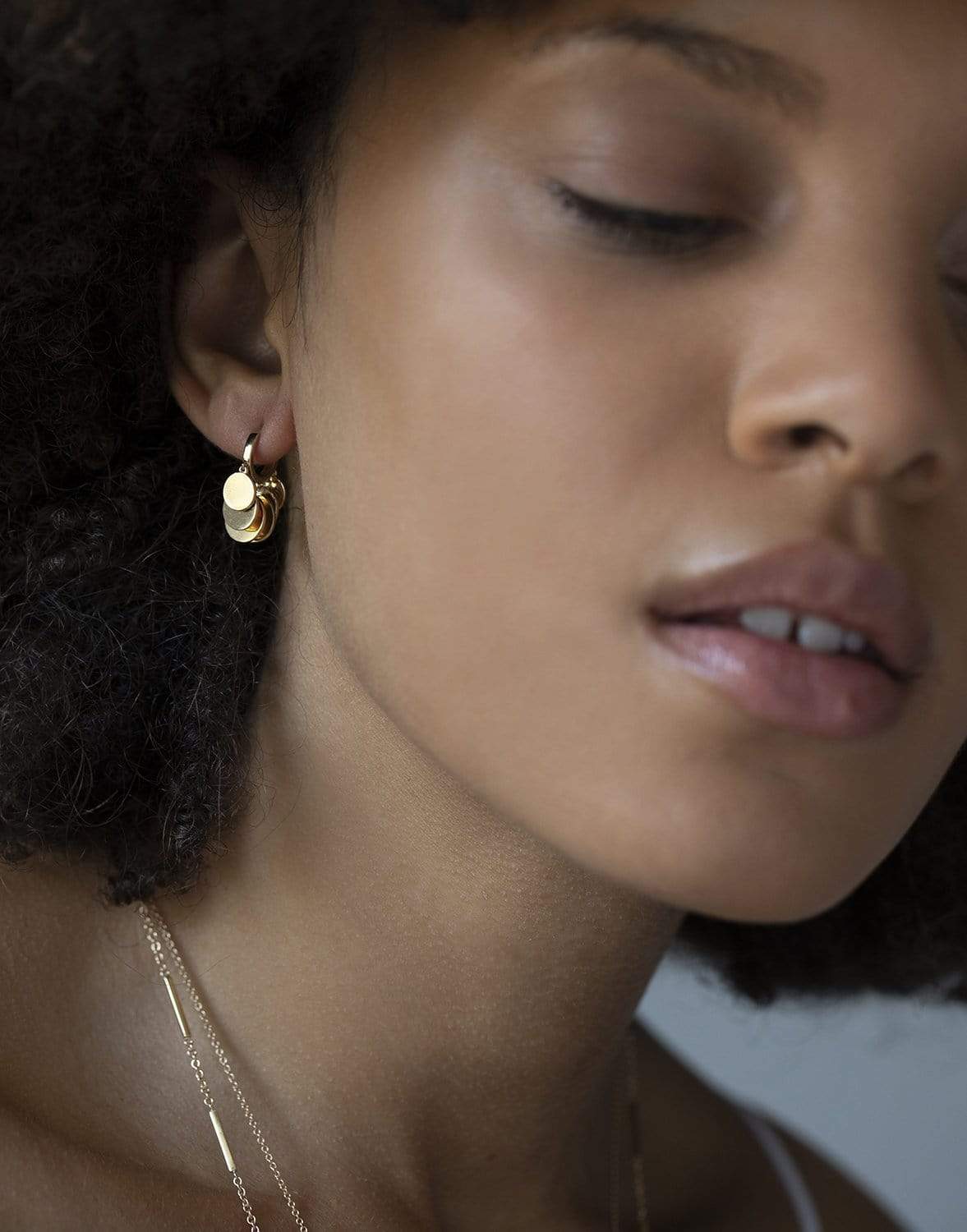 JACQUIE AICHE-Mini XL Disco Shaker Hoops-YELLOW GOLD