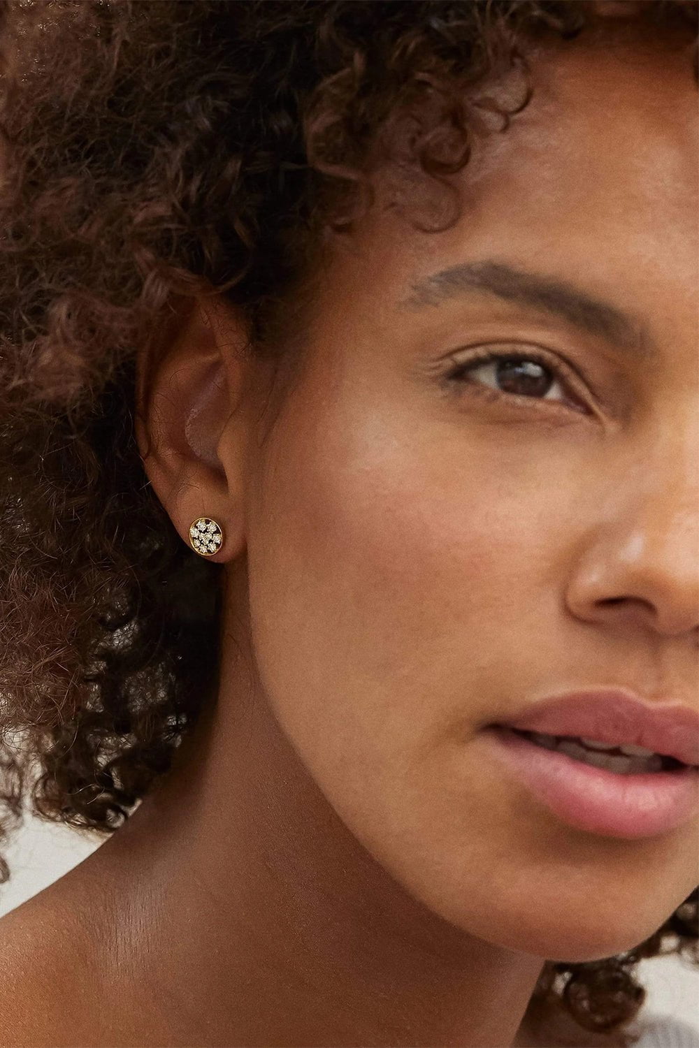 JADE TRAU-Margot Medium Studs-YELLOW GOLD
