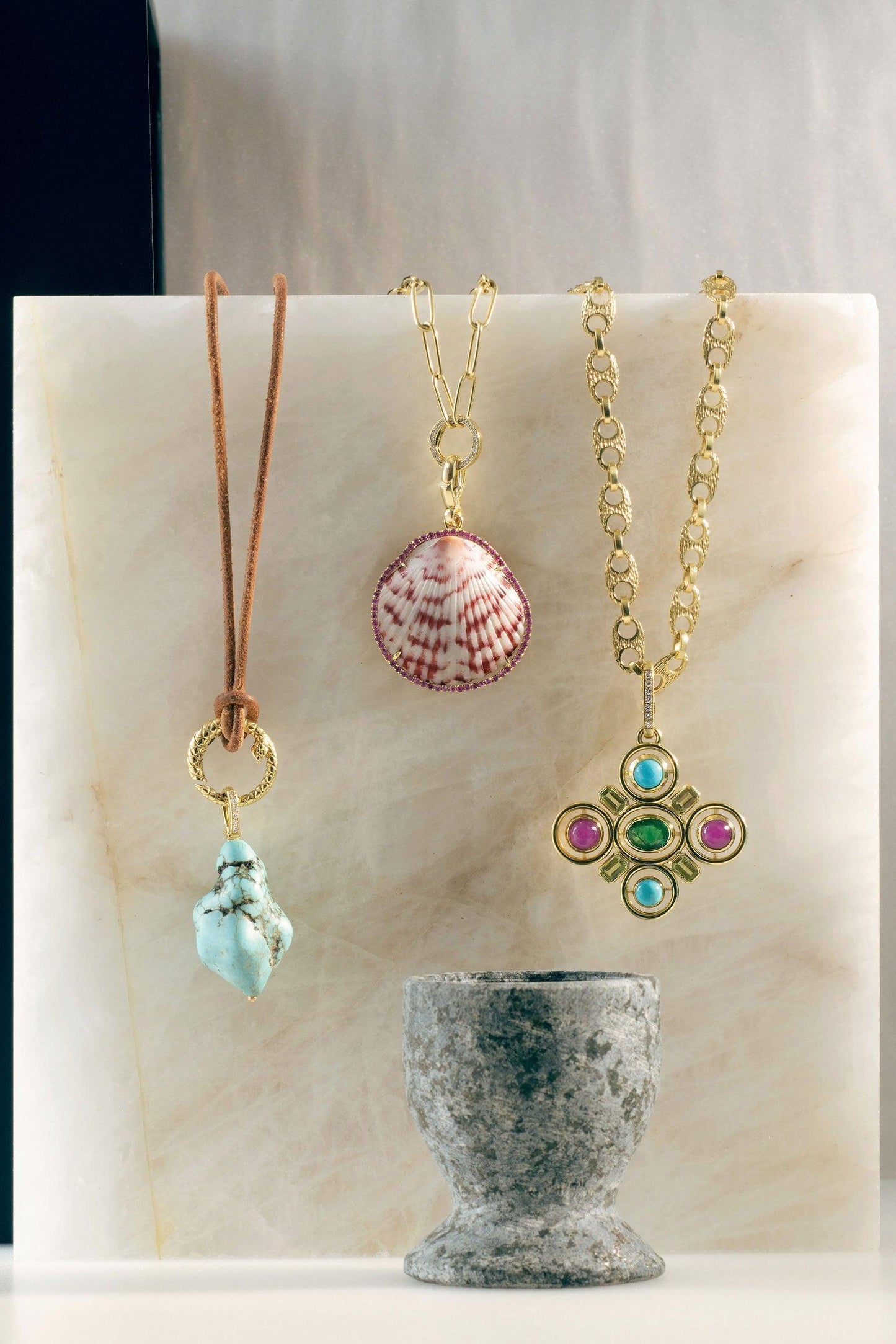 JENNA BLAKE-Small Pink Sapphire Frame Shell Pendant-YELLOW GOLD