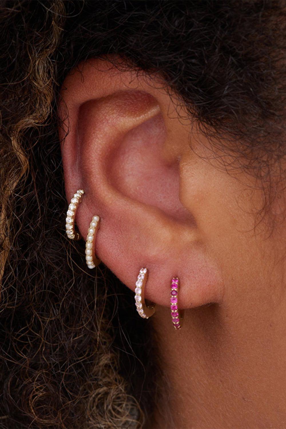 JENNIFER MEYER-Small Pink Sapphire Huggie Earrings-YELLOW GOLD