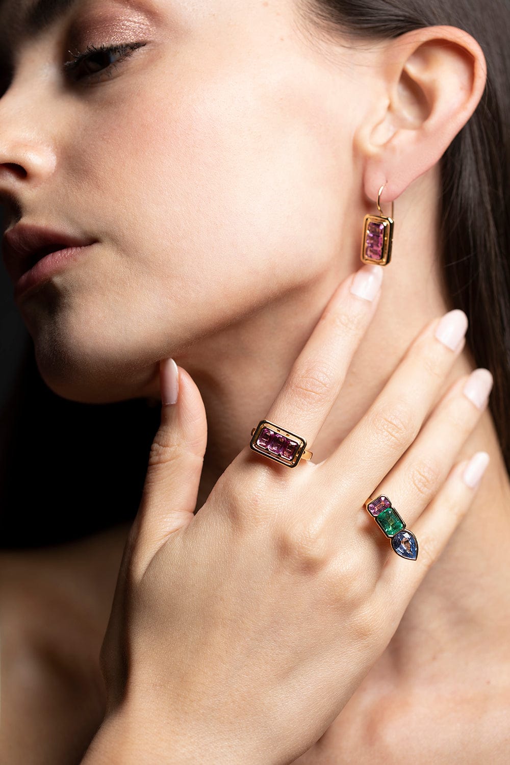 KAVANT & SHARART-Sapphire and Emerald Twist Trilogy Ring-YELLOW GOLD