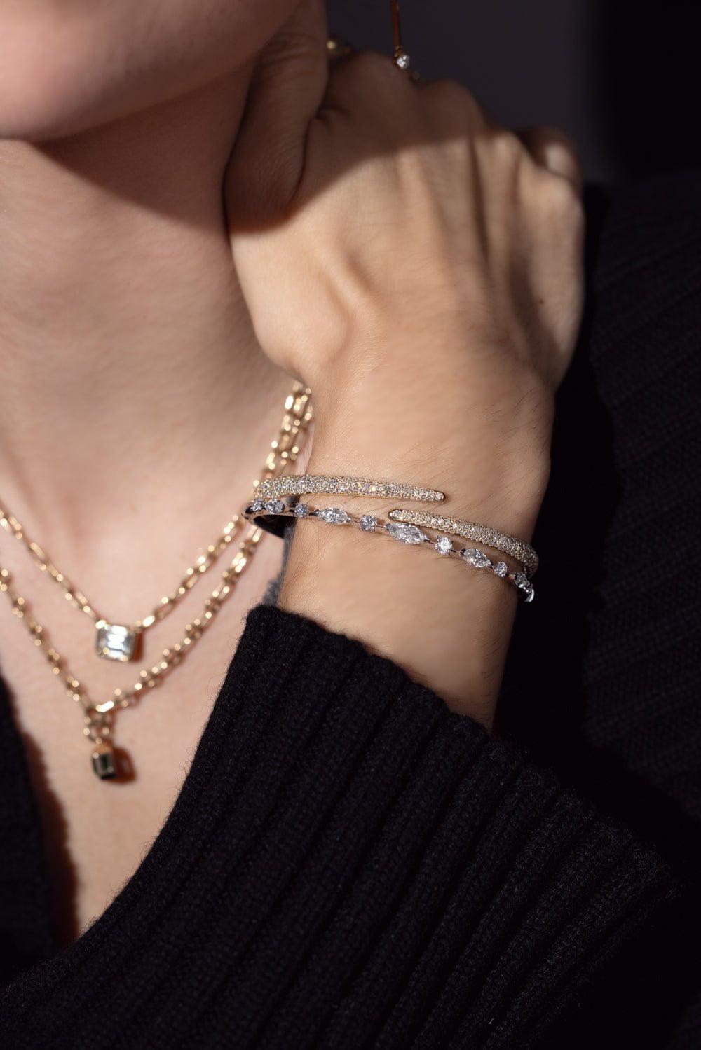 KWIAT-Cobblestone Crossover Bangle Bracelet-YELLOW GOLD